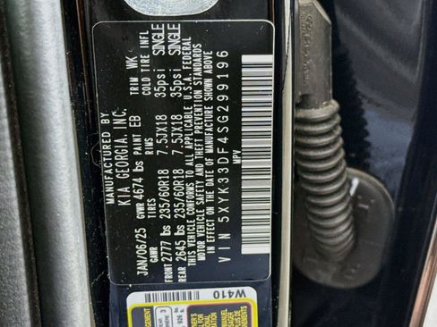 Used 2025 Kia Sportage EX FWD image 37