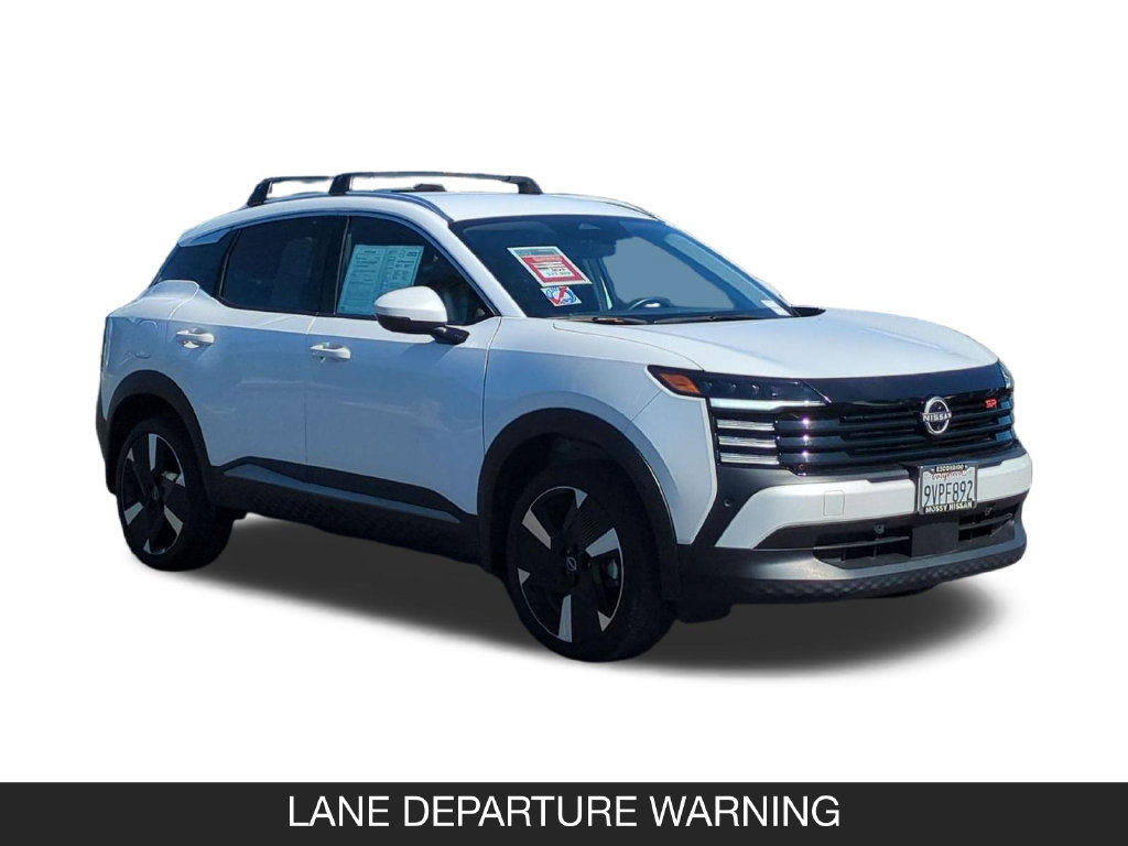 Used 2025 Nissan Kicks SR FWD image 2