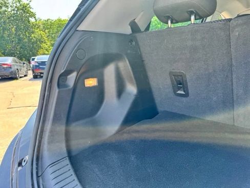 Used 2022 Chevrolet Bolt LT FWD image 33