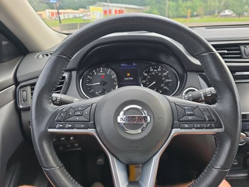 Used 2020 Nissan Rogue SV AWD/4WD image 24