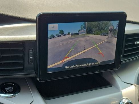 Used 2024 Ford Explorer XLT AWD/4WD image 15