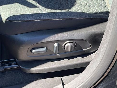 Certified 2024 Chevrolet Equinox LT image 11