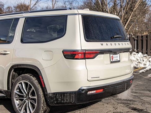 Used 2022 Jeep Wagoneer Series II w/ Premium Group I image 13