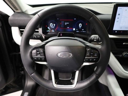 Used 2025 Ford Explorer Platinum w/ LUX Leather Package AWD/4WD image 23