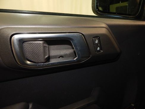 New 2025 Ford Bronco Outer Banks w/ Sasquatch Package image 16