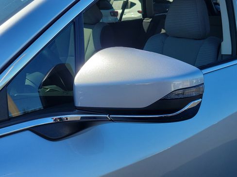 Used 2021 Subaru Outback Premium image 11