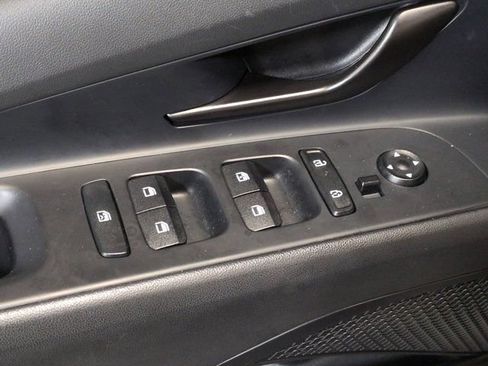 Used 2025 Hyundai Elantra Sport FWD image 19