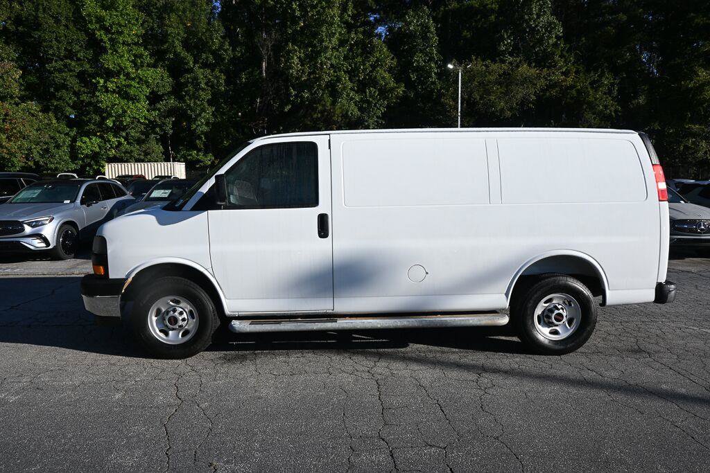 Used 2025 GMC Savana 2500 w/ Driver Convenience Package RWD image 3