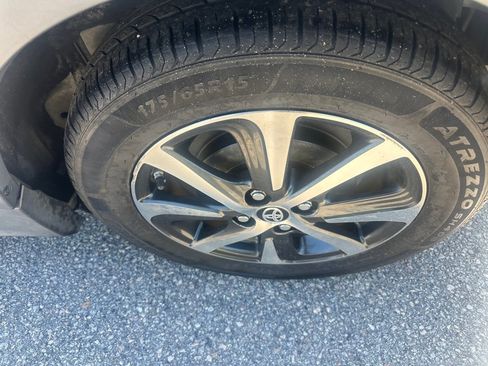 Used 2018 Toyota Prius C One FWD image 9