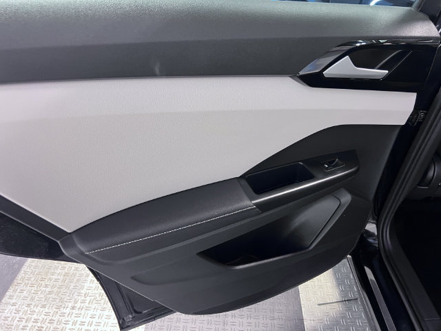 Certified 2025 Volkswagen Taos S FWD image 17