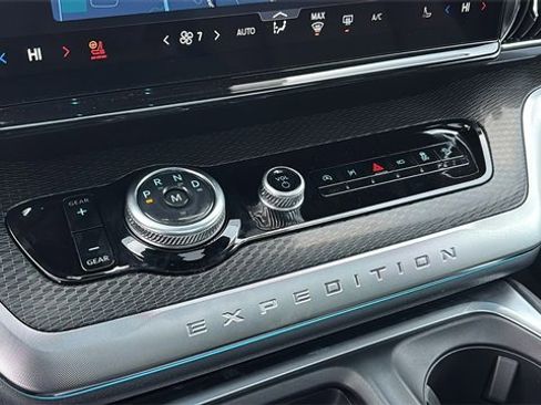 New 2025 Ford Expedition Platinum w/ Stealth Performance Package image 21