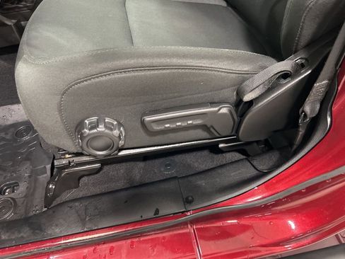 Used 2021 Jeep Gladiator Willys image 11