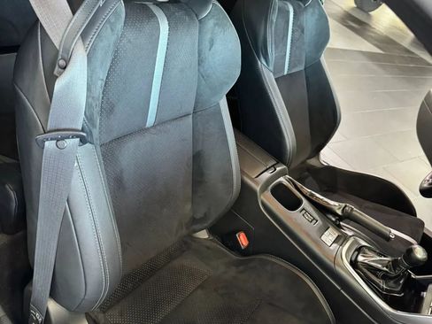 Used 2025 Toyota GR86 Premium w/ ALL Weather Mat Package (TMS) RWD image 15