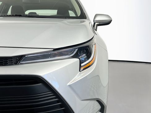Used 2024 Toyota Corolla LE image 12