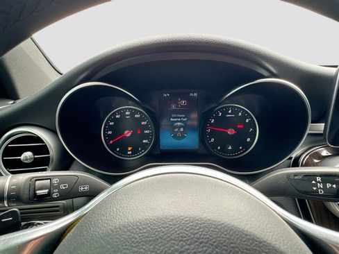 Used 2020 Mercedes-Benz GLC 300 4MATIC image 11