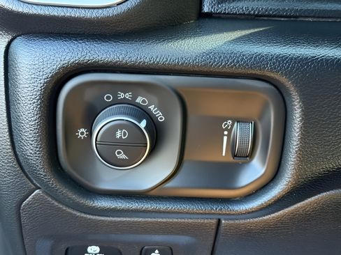 Used 2021 RAM 1500 Big Horn AWD/4WD image 29