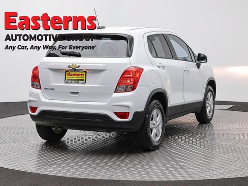 Used 2020 Chevrolet Trax LS w/ Tint and Cruise Package AWD/4WD image 5