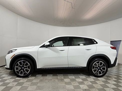 New 2026 BMW X2 xDrive28i w/ Convenience Package AWD/4WD image 4