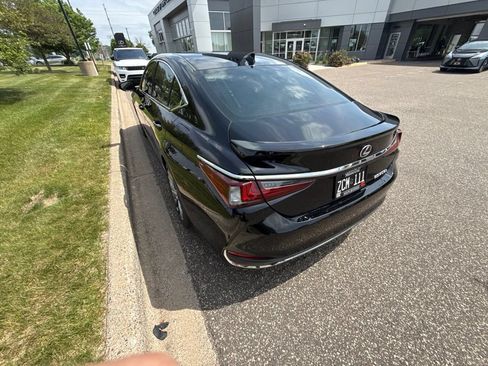 Used 2024 Lexus ES 300h w/ Accessory Package (Z1) FWD image 8