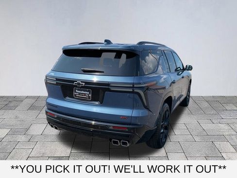 Used 2025 Chevrolet Traverse RS FWD image 7