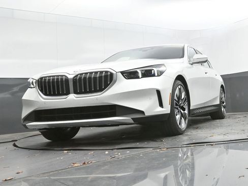 New 2026 BMW 530i w/ Premium Package image 52