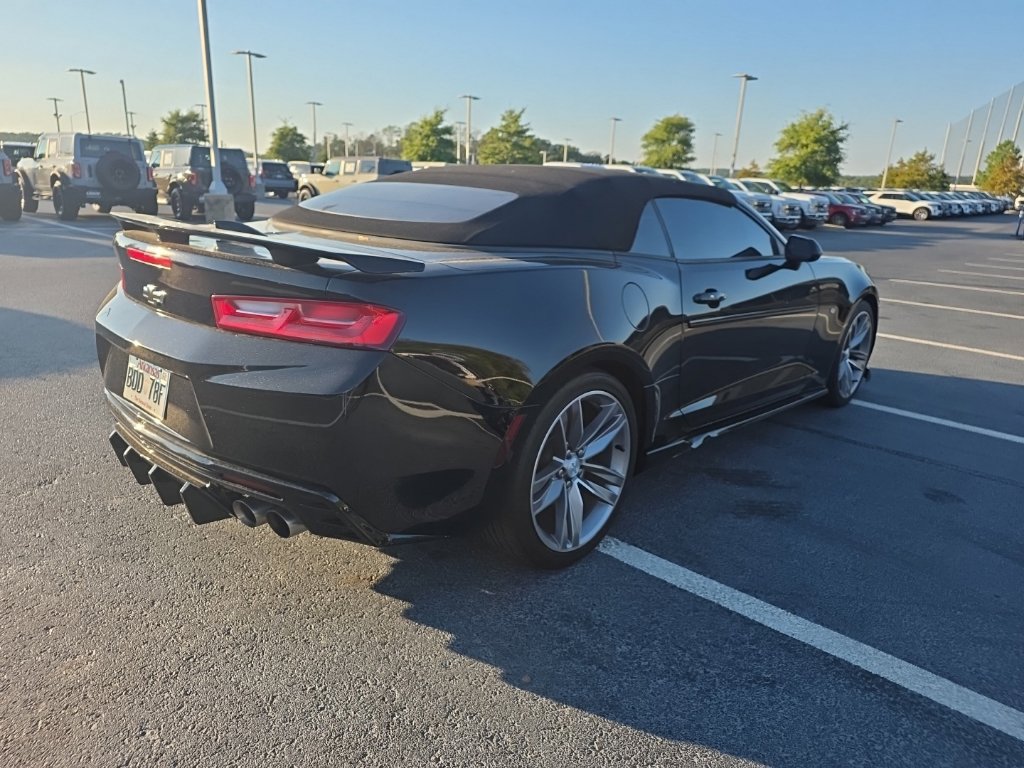 Used 2017 Chevrolet Camaro LT w/ Technology Package RWD image 6