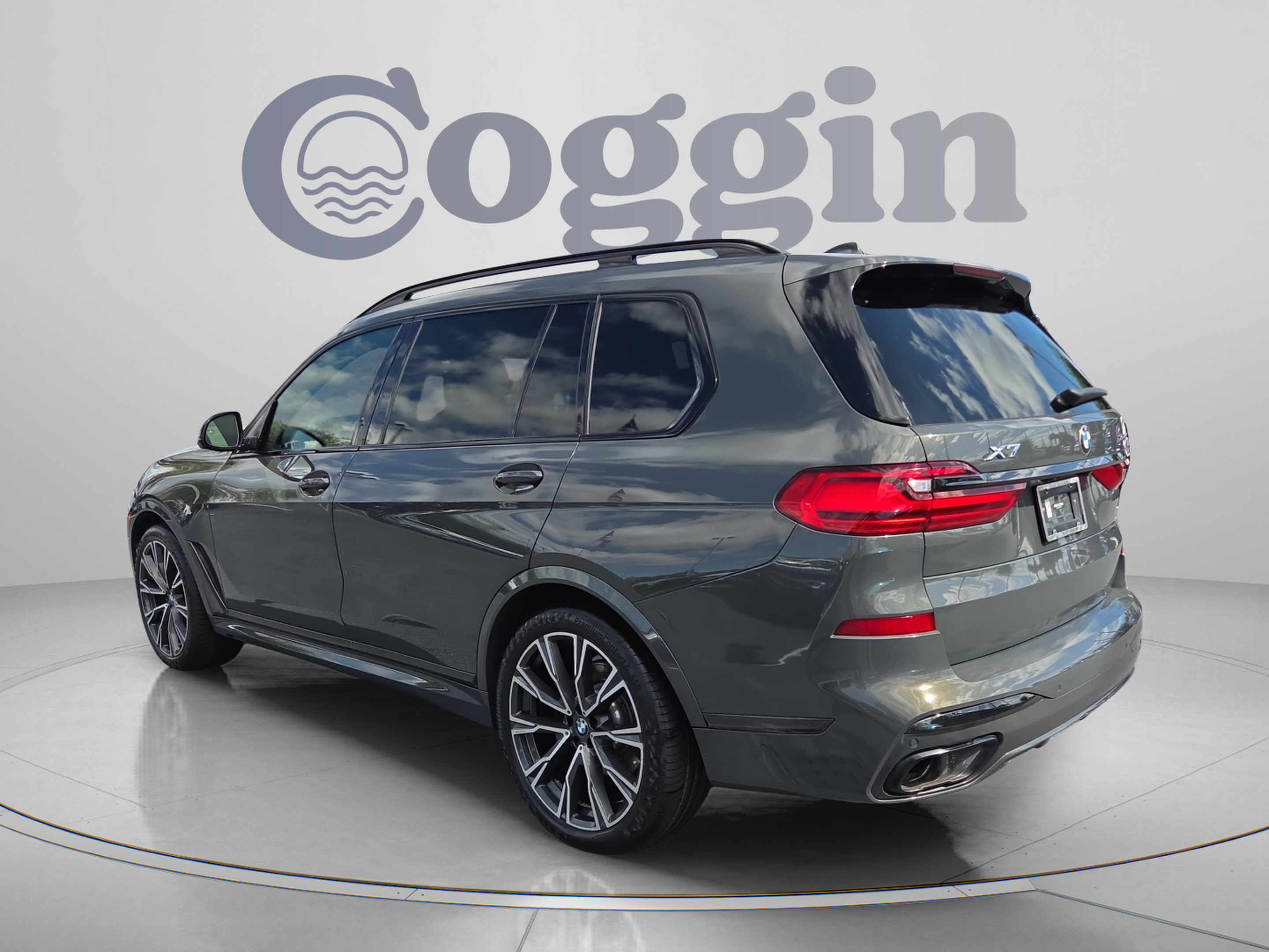 Used 2021 BMW X7 xDrive40i w/ M Sport Package AWD/4WD image 3