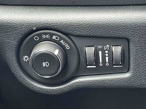 New 2026 Chrysler Pacifica Select image 25