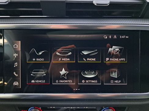 Used 2024 Audi Q3 2.0T Premium image 21