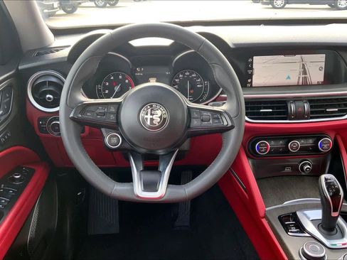 Used 2021 Alfa Romeo Stelvio Ti w/ Nero Edizione image 5