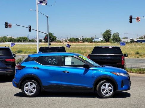 Used 2024 Nissan Kicks S FWD image 3