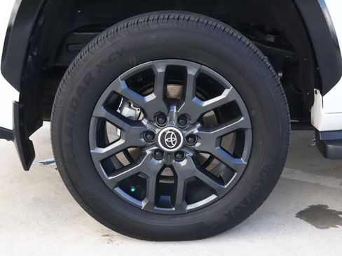 Used 2024 Toyota Sequoia Platinum image 8