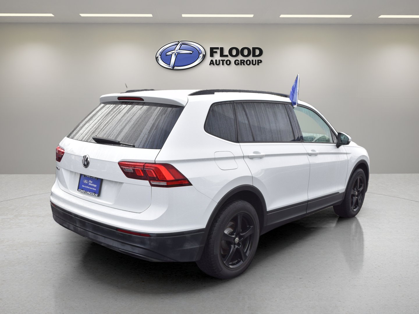 Used 2019 Volkswagen Tiguan S w/ 3rd Row Seat Package AWD/4WD image 4