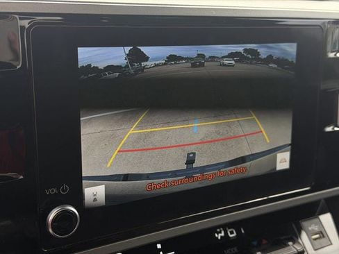 Used 2025 Toyota Tundra SR5 w/ SR5 Premium Package AWD/4WD image 19