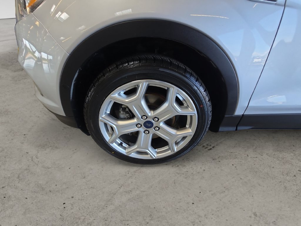 Used 2019 Ford Escape Titanium w/ U9j03 - Titanium Tow Package AWD/4WD image 13