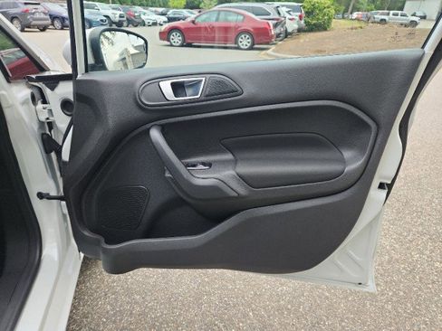 Used 2016 Ford Fiesta SE w/ Equipment Group 201A FWD image 41