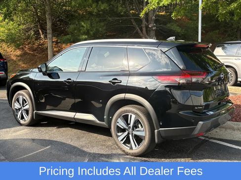 Used 2025 Nissan Rogue SL AWD/4WD image 4