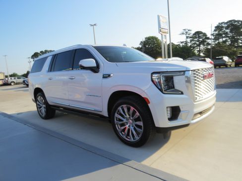 Used 2023 GMC Yukon XL Denali w/ Max Trailering Package AWD/4WD image 6