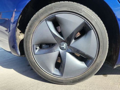 Used 2018 Tesla Model 3 Mid Range image 14