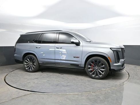 Used 2025 Cadillac Escalade V AWD/4WD image 5