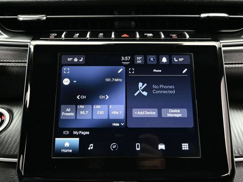 Used 2025 Jeep Grand Cherokee Altitude AWD/4WD image 29