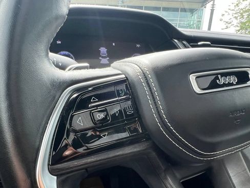 Used 2021 Jeep Grand Cherokee L Overland w/ Luxury Tech Group IV AWD/4WD image 45