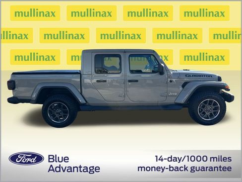 Used 2020 Jeep Gladiator Overland image 2