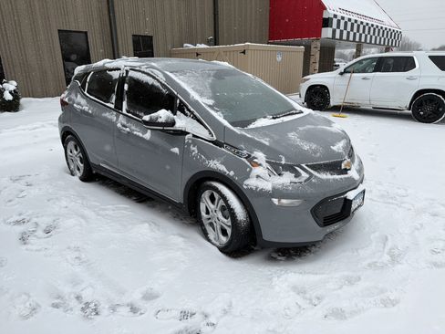 Used 2019 Chevrolet Bolt LT image 2