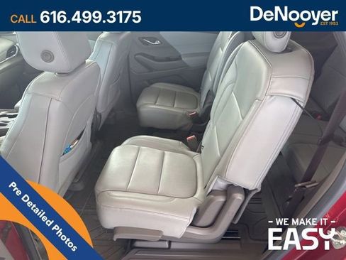 Used 2018 Chevrolet Traverse LT image 13