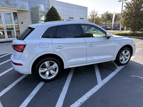 Used 2019 Audi Q5 2.0T Premium Plus w/ Premium Plus Package image 2