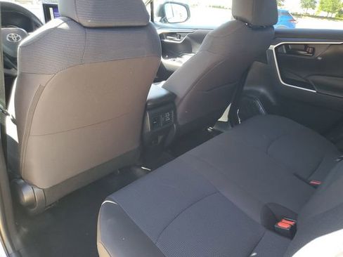Used 2025 Toyota RAV4 LE AWD/4WD image 28