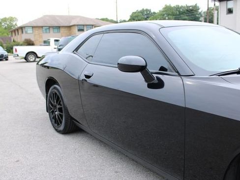 Used 2017 Dodge Challenger SXT RWD image 41