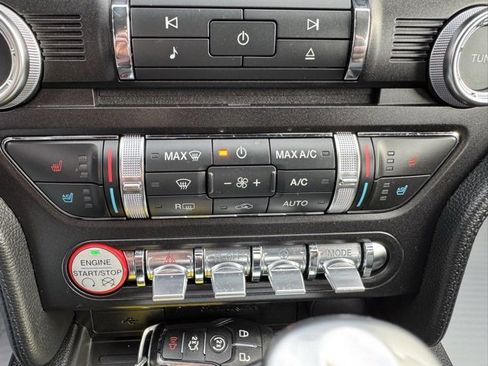 Used 2015 Ford Mustang Premium image 18