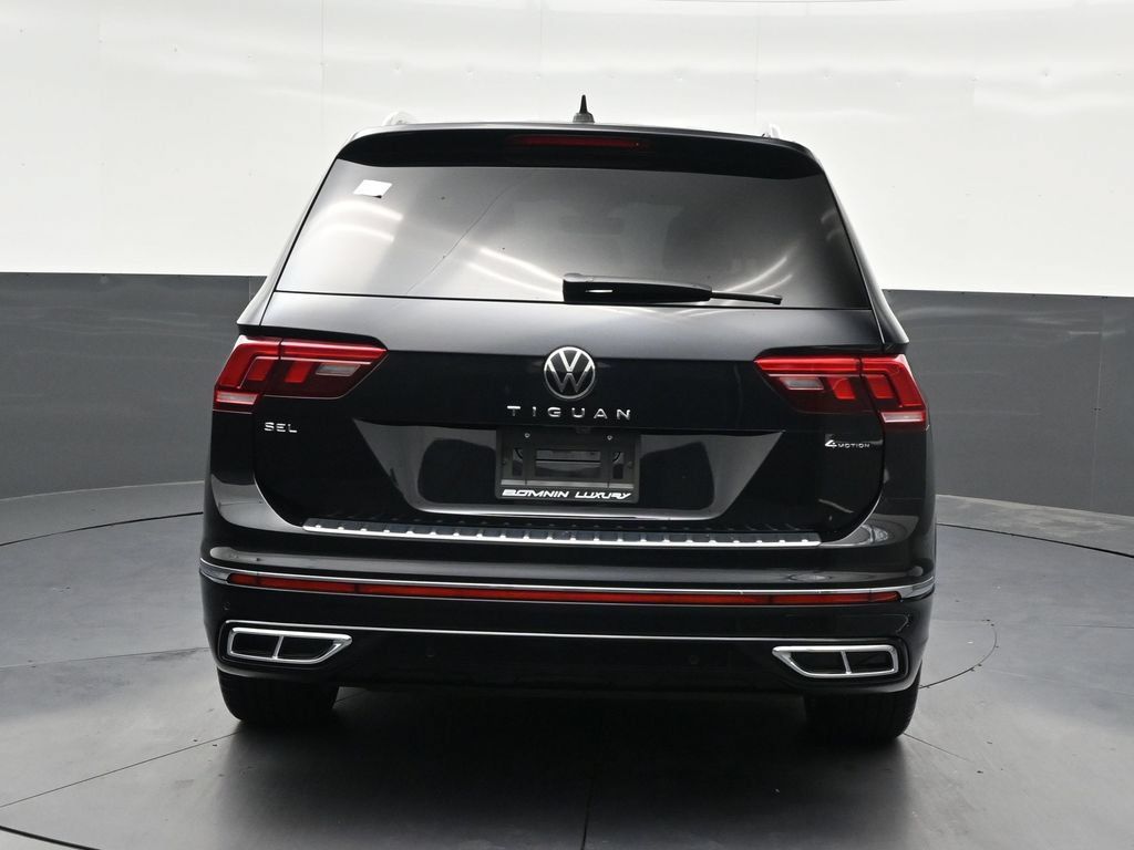 Used 2024 Volkswagen Tiguan SEL R-Line AWD/4WD image 4